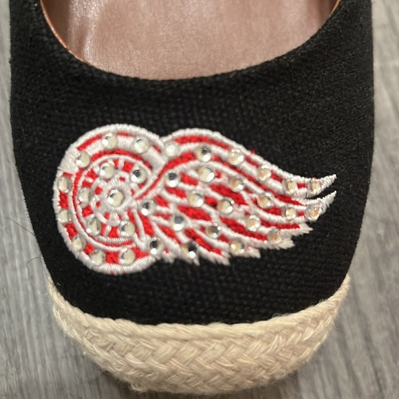 NHL Detroit Red Wings Size 7 NEVER WORN Wedge - Picture 7 of 8